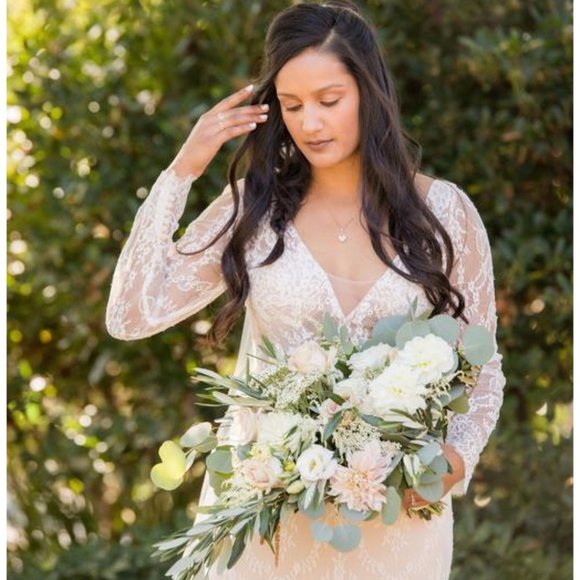 TARA LAUREN WEDDING DRESS - Picture 5 of 8